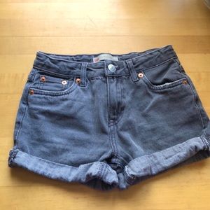Girls Levi size 10 black denim shorts